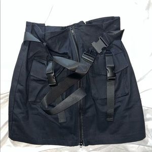 Buckle belt skirt